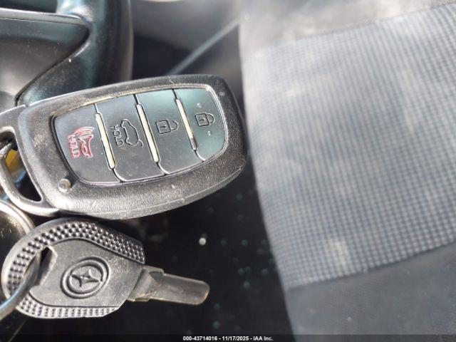 Hyundai ELANTRA Image 13