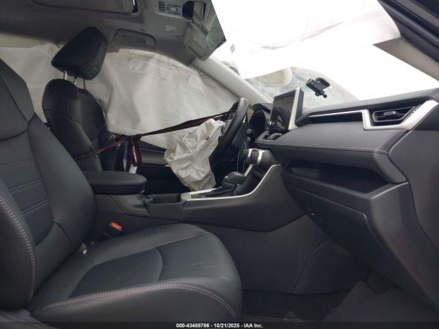 Toyota RAV4 Xle Premium Image 4