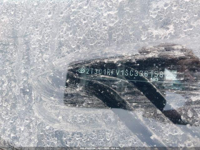 Toyota RAV4 Xle Premium Image 16