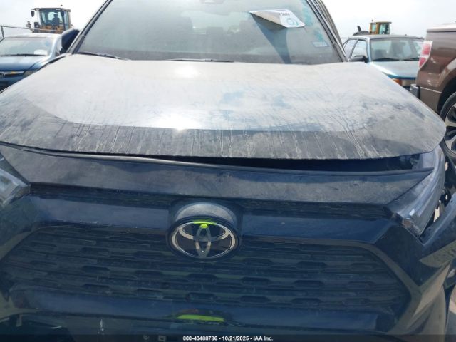 Toyota RAV4 Xle Premium Image 6