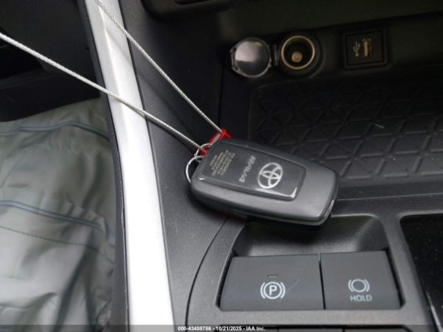 Toyota RAV4 Xle Premium Image 7