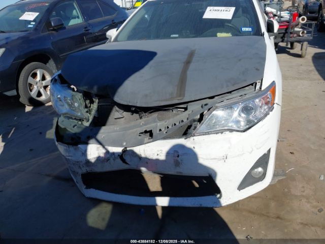 Toyota Camry Le Image 10