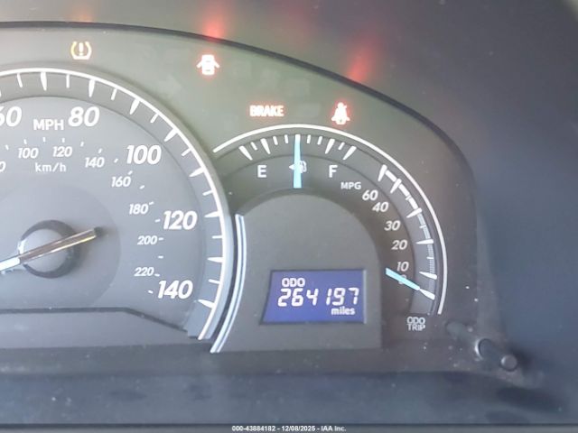 Toyota Camry Le Image 16