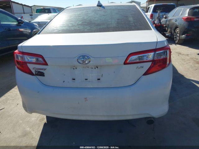 Toyota Camry Le Image 15