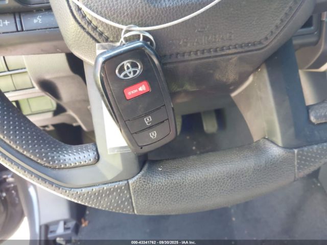 Toyota Tacoma Sr5 2wd Image 9