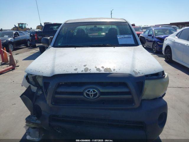 Toyota Tacoma Image 2