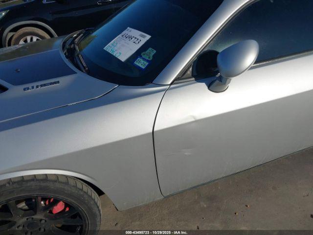 Dodge Challenger Srt8 Image 12