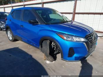  Salvage Nissan Kicks