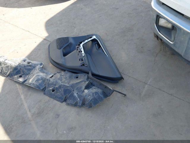 Toyota RAV4 Le Image 17