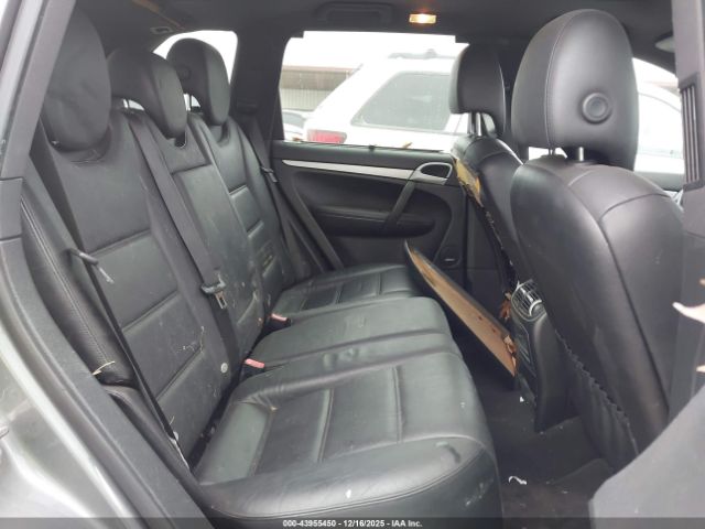 Porsche Cayenne S Image 10