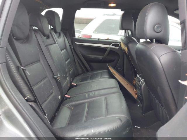 Porsche Cayenne S Image 10