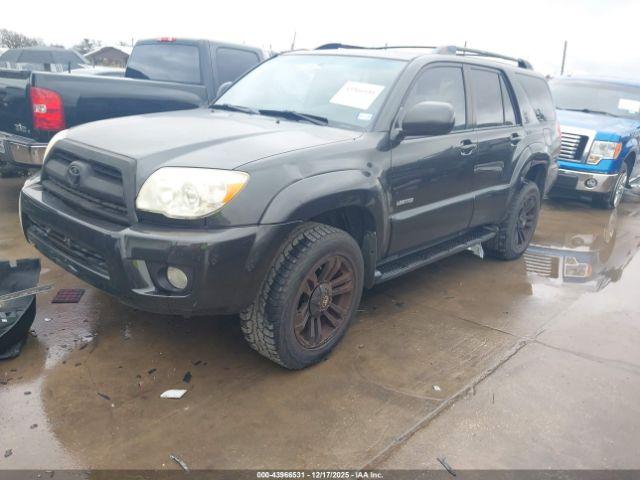 Toyota 4Runner Limited V6 Image 2
