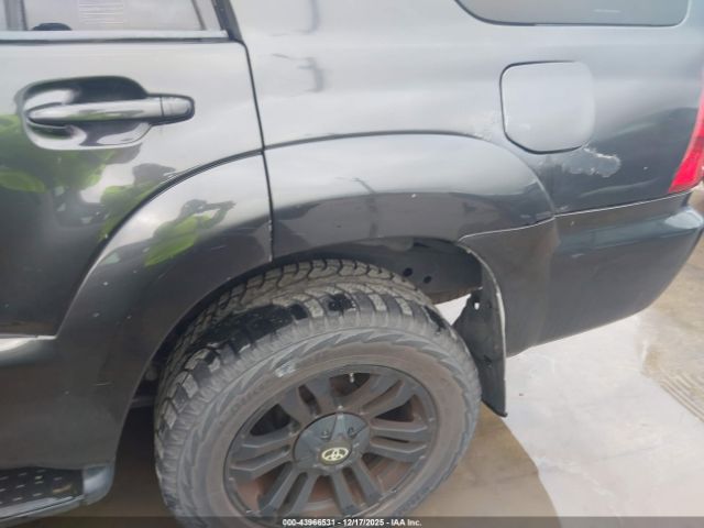 Toyota 4Runner Limited V6 Image 5