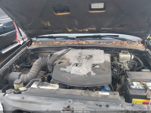 Toyota 4Runner Limited V6 Image 7