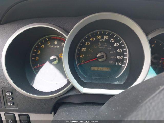 Toyota 4Runner Limited V6 Image 13