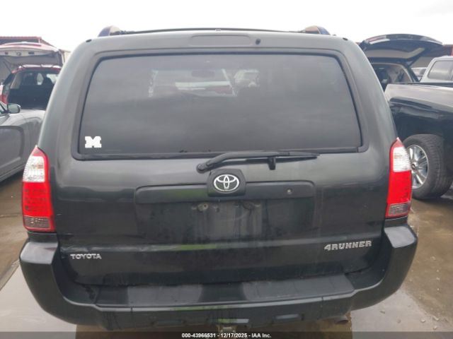 Toyota 4Runner Limited V6 Image 12