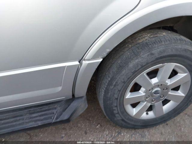 Ford Expedition Xlt Image 11