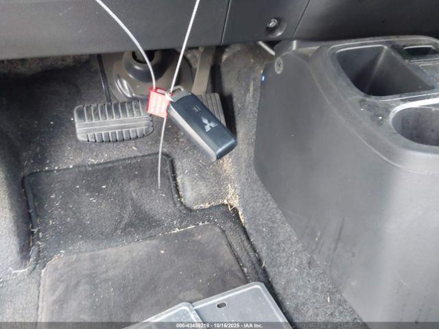 Mitsubishi Mirage Image 5