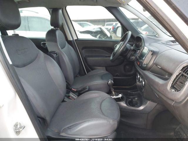 FIAT 500L Lounge Image 6