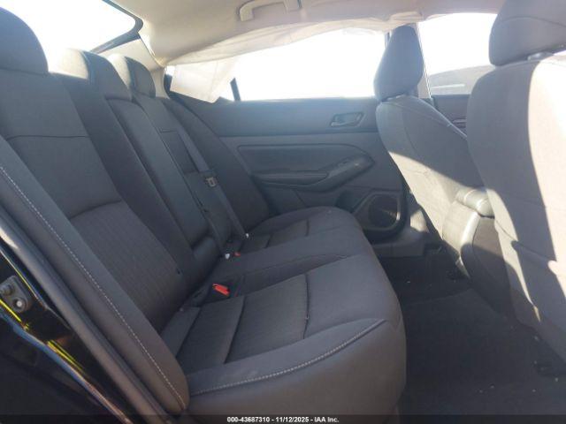 Nissan Altima Sv Fwd Image 5