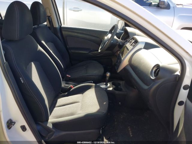 Nissan Versa 1.6 Sv Image 9