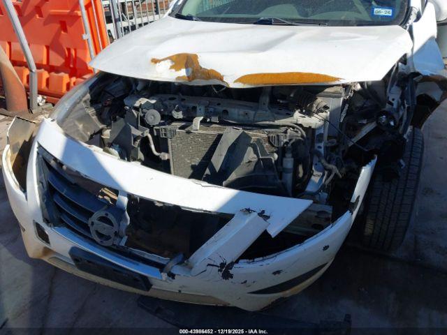 Nissan Versa 1.6 Sv Image 10