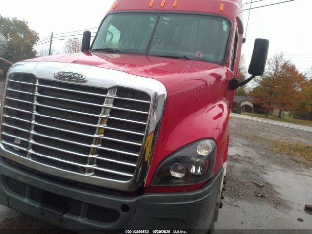  Salvage Freightliner Cascadia 125