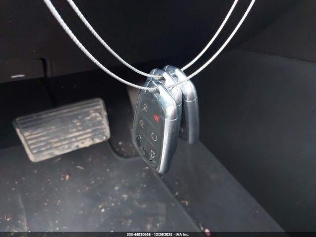 Cadillac Escalade Premium Luxury Image 3