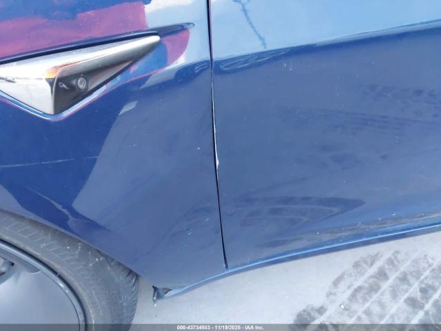 Tesla Model 3 Image 18