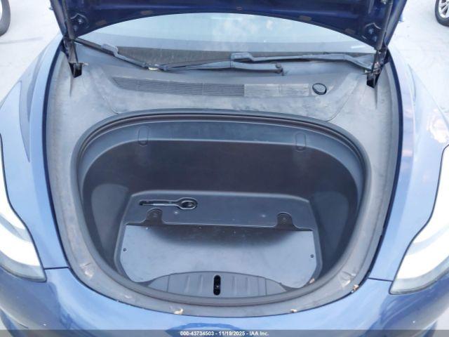 Tesla Model 3 Image 7