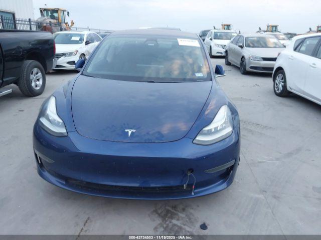 Tesla Model 3 Image 10
