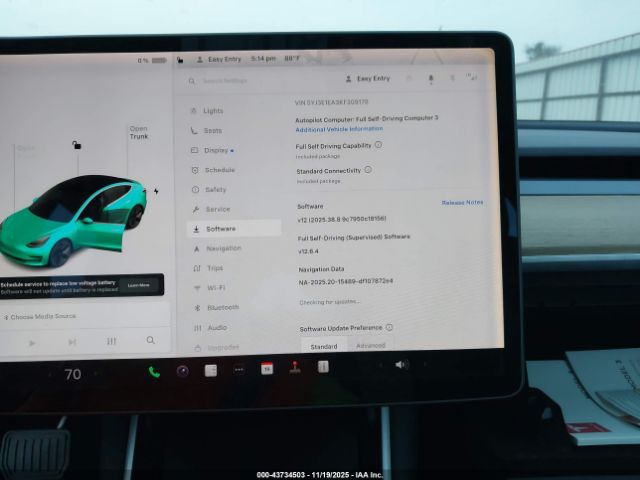 Tesla Model 3 Image 17