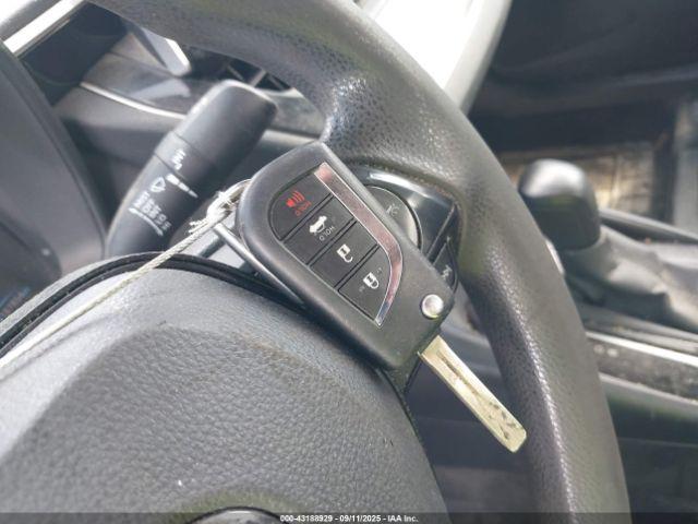 Toyota Corolla Le Image 13