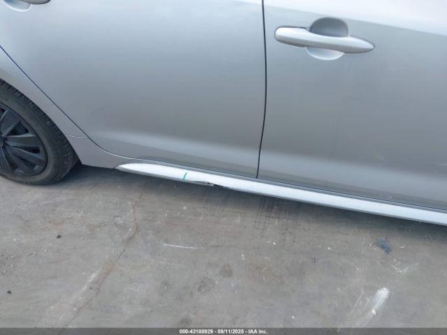 Toyota Corolla Le Image 18