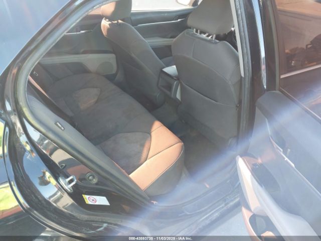 Toyota Camry L Image 6