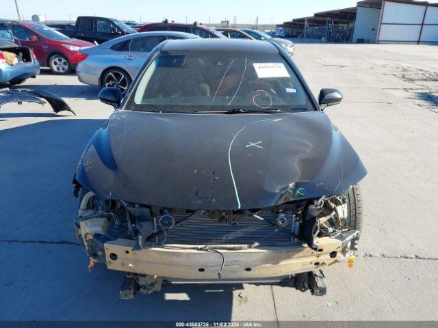 Toyota Camry L Image 13