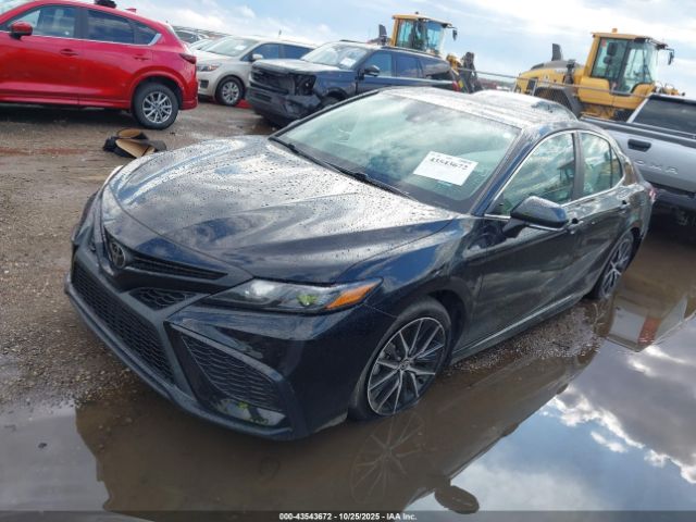 Toyota Camry Se Image 5