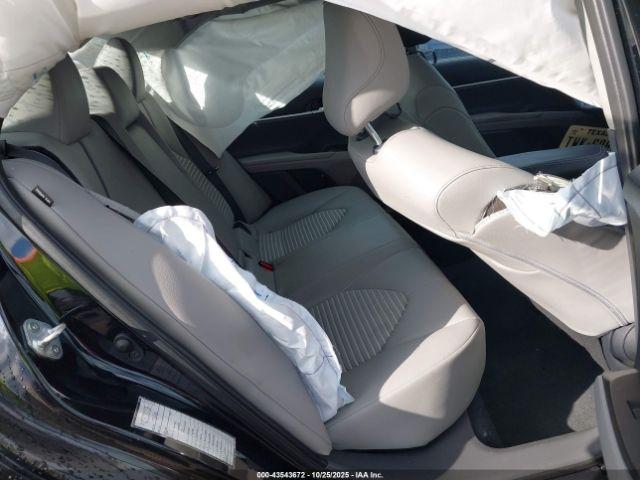 Toyota Camry Se Image 7