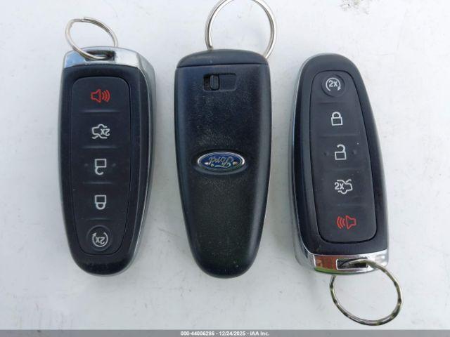 Ford Escape Titanium Image 13