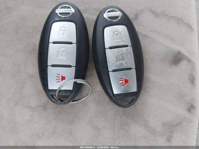 Nissan Pathfinder S Image 7