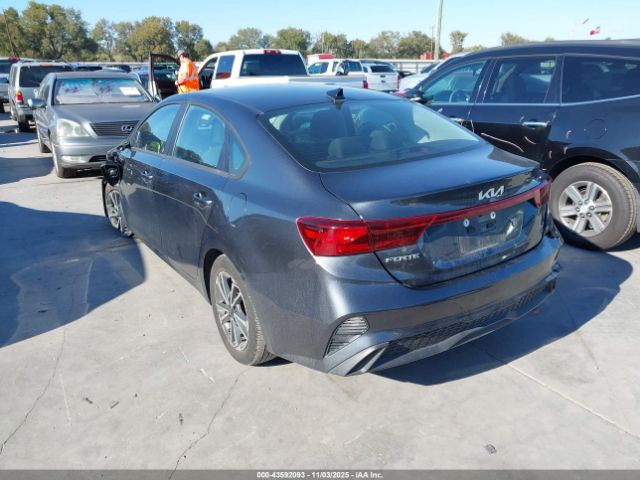 Kia Forte Lxs Image 3