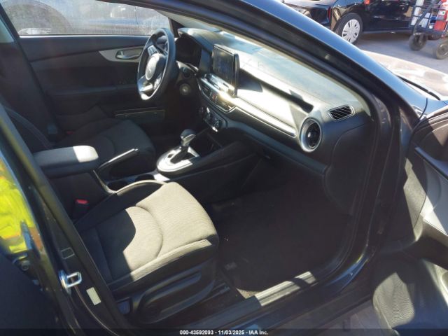 Kia Forte Lxs Image 13