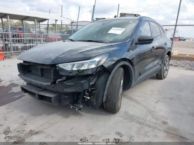 Ford Escape St-line Image 17