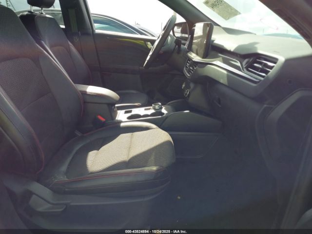 Ford Escape St-line Image 16