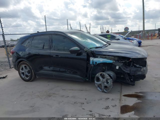 Ford Escape St-line Image 11