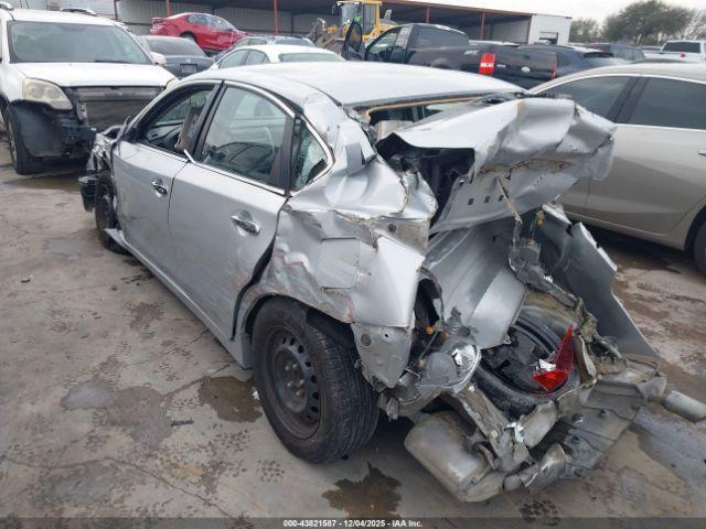 Nissan Altima Image 3