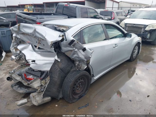 Nissan Altima Image 5