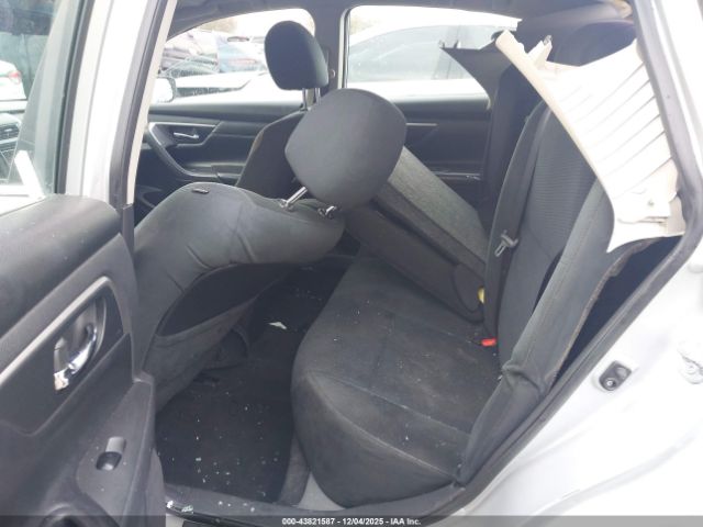 Nissan Altima Image 6