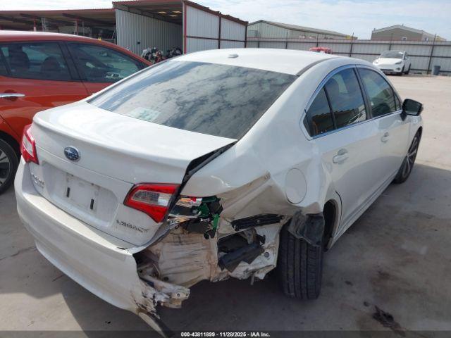 Subaru Legacy 2.5i Limited Image 11