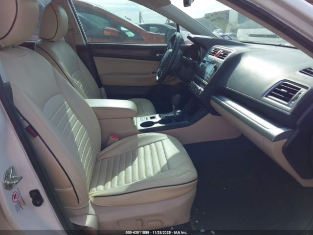 Subaru Legacy 2.5i Limited Image 15